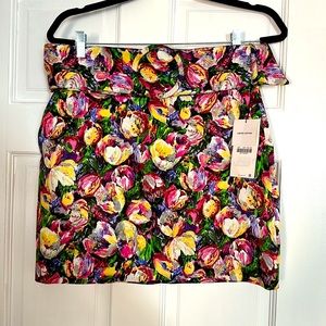 NWT Zara floral mini skirt with a belt 🌷